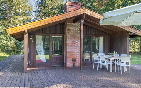 Thorger - 5Km from the Sea: Madera, Casa, Porche, Cubierta, Madera Dura, Techo, Manchas De Madera, Suelos De Madera, Eco Hotel