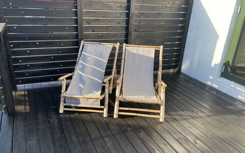 Evgenia - 950M from the Sea: Madera, Suelo, Mueble, Madera Dura, Mueble Para Exteriores, Suelos De Madera, Tablón, Cubierta, Manchas De Madera