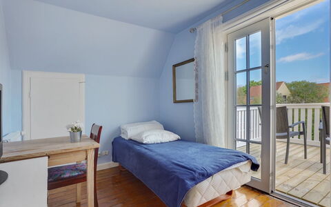 Ater - 800M from the Sea: Madera, Suelo, Habitación, Mueble, Casa, Piso, Cama, Puerta, Departamento, Suelos De Madera