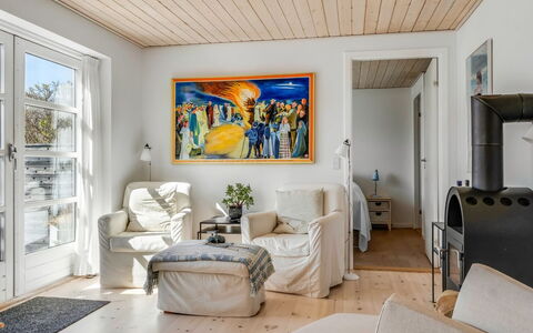 Hialmar - 400M from the Sea: Diseño De Interiores, Pared, Mueble, Piso, Madera, Techo, Suelo, Sala, Suelos De Madera, Habitación
