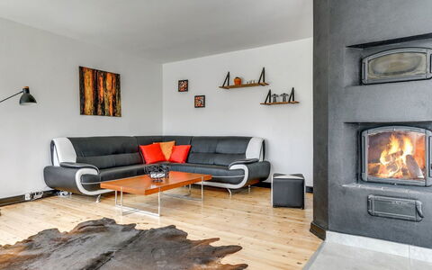 Sölve - 900M from the Sea: Mueble, Piso, Diseño De Interiores, Sofá, Sala, Suelo, Habitación, Silla