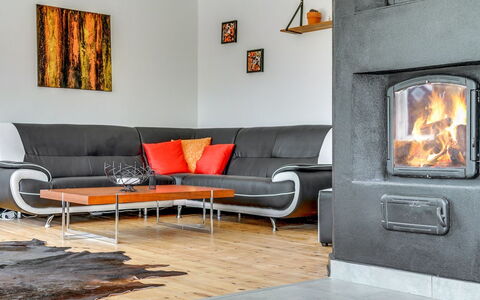 Sölve - 900M from the Sea: Mueble, Piso, Hogar, Sala, Estufa De Leña, Sofá, Silla, Electrodoméstico, Suelos De Madera