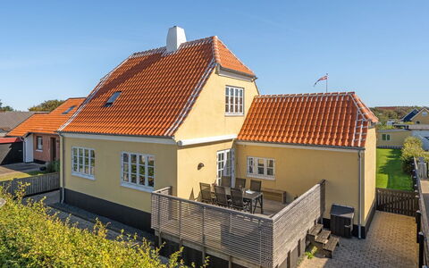 Kätlin - 1.1Km from the Sea: Hierba, Casa, Techo, Casa, Cabaña, Arbusto, El Terreno Del Lote, Área Rural, Casa De Campo, Cobertura Del Suelo