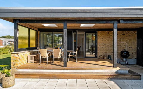 Villum - 700M from the Sea: Arquitectura, Techo, Casa, Material Compuesto, La Luz Del Día, Vía Muerta, Entrada De Coches