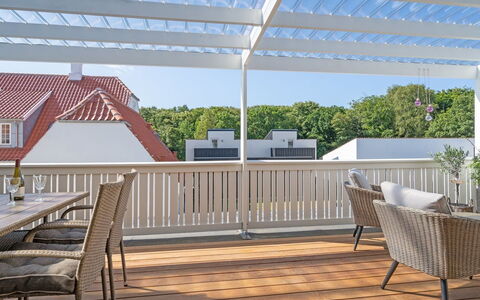 Sylwia - 800M from the Sea: Madera, Material Compuesto, Mueble Para Exteriores, Sombra, Cubierta, Porche, Balcón, Eco Hotel, Madera Dura, Manchas De Madera