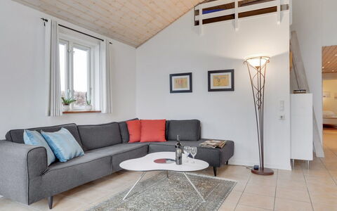Annesophie - 300M to the Fjord: Mueble, Diseño De Interiores, Piso, Suelo, Sofá, Techo, Sala, Casa, Departamento, Habitación