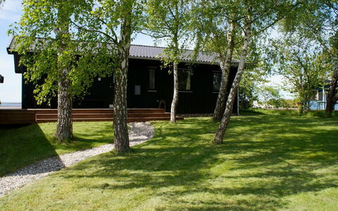 Iadrik - 85M to the Fjord: Madera, El Terreno Del Lote, Sombra, Césped, Jardín, Madera Dura, Paisajismo, Yarda, Patio Interior, Tablón