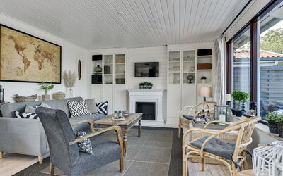 Lillan - 250M from the Sea