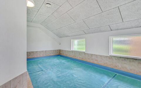 Emly - 1.1Km from the Sea: Piscina, Ciudad De Vacaciones