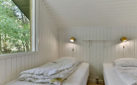 Osa - 150M from the Sea: Pared, Madera, Techo, Piso, Diseño De Interiores, Suelo, Habitación, Cama, Habitación, Lecho