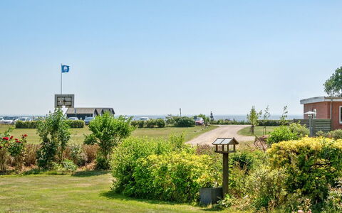 Kaike - 100M from the Sea: Azul, Arbusto, Cabaña, Cobertura Del Suelo, Jardín, Inmuebles, Sombra, Paisajismo, Casa De Campo, Eco Hotel