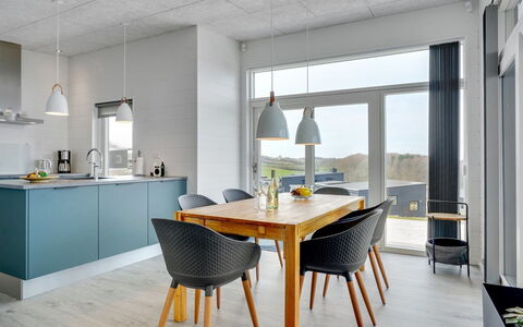 Klarin - 350M from the Sea: Mueble, Piso, Diseño De Interiores, Silla, Madera, Cocina, Cocina Y Comedor Mesa, Suelo, Mostrador, Comedor