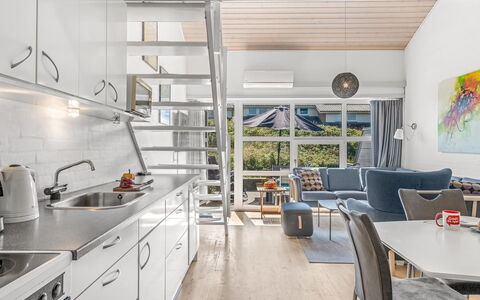 Soufiane - 100M from the Sea: Diseño De Interiores, Mueble, Piso, Madera, Cocina, Suelo, Techo, Sofá, Habitación, Sala