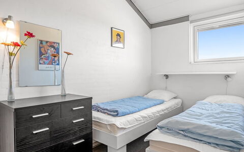 Soufiane - 100M from the Sea: Suelo, Habitación, Piso, Diseño De Interiores, Techo, Cama, Habitación, Mueble, Sábana, Lecho