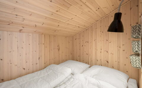 Clement - 500M to the Fjord: Pared, Madera, Piso, Habitación, Suelo, Diseño De Interiores, Techo, Cama, Habitación, Mueble