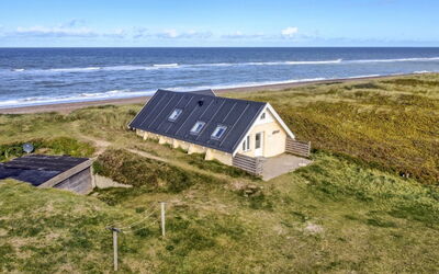 Ebba - 25M from the Sea