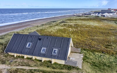 Ebba - 25M from the Sea