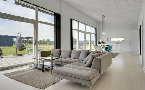 Nimrod - 300M from the Sea: Piso, Pared, Suelo, Diseño De Interiores, Madera, Techo, Suelos De Madera, Encendiendo, Mueble, Suelo Laminado