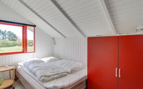 Frandsine - 800M from the Sea: Madera, Techo, Habitación, Diseño De Interiores, Suelo, Piso, Cama, Habitación, Ático, Marco De La Cama