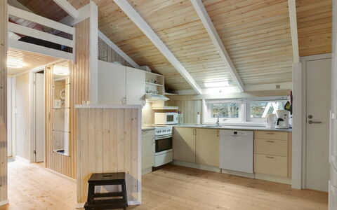 Arwed - from the Sea: Madera, Techo, Diseño De Interiores, Piso, Suelo, Cocina, Habitación, Mueble, Casa, Mostrador