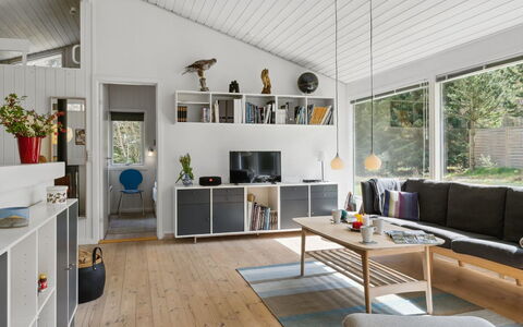 Aleia - 1.6Km from the Sea: Diseño De Interiores, Madera, Mueble, Piso, Techo, Sala, Sofá, Suelo, Casa, Habitación