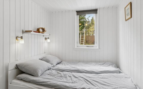 Aleia - 1.6Km from the Sea: Habitación, Madera, Cama, Piso, Diseño De Interiores, Suelo, Lecho, Sábana, Techo, Casa