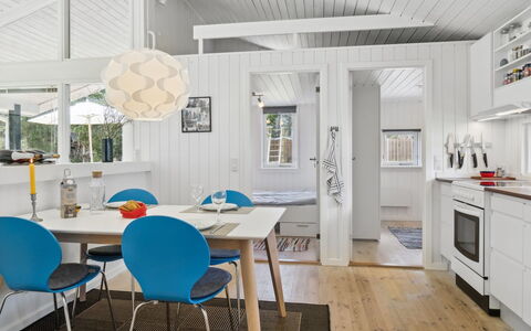 Aleia - 1.6Km from the Sea: Diseño De Interiores, Piso, Madera, Mueble, Techo, Lámpara, Suelo, Casa, Cocina, Encendiendo
