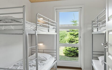 Bertram - 1.9Km from the Sea: Litera, Suelo, Dormitorio, Hostal, Madera Dura, Manchas De Madera, Cama, Habitación, Marco De La Cama, Lecho