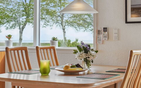 Rayla - 150M from the Sea: Mueble, Madera, Piso, Diseño De Interiores, Suelo, Mesa, Lámpara, Techo, Comedor, Cocina Y Comedor Mesa