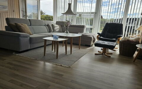 Raadengaard - 400M from the Sea: Piso, Suelos De Madera, Mueble, Suelo, Madera, Diseño De Interiores, Suelo Laminado, Casa, Madera Dura, Sala