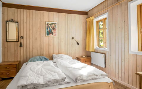 Agrippa - 30M to the Fjord: Cama, Habitación, Diseño De Interiores, Pared, Piso, Suelo, Madera, Mueble, Sábana, Lecho