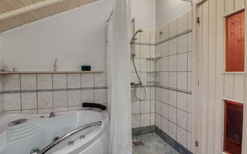 Acucena - 1.3Km from the Sea: Mueble, Diseño De Interiores, Silla, Piso, Mesa, Recurso, Suelo, Techo, Habitación, Eco Hotel
