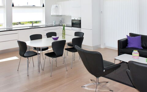 Ugot - 750M from the Sea: Piscina, Mueble Para Exteriores, Mueble, Recurso, Losa, Eco Hotel, Sombra, Silla, Ocio, Inmuebles