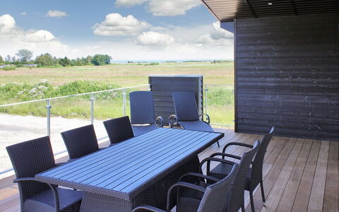 Ugot - 750M from the Sea: Piscina, Mueble Para Exteriores, Mueble, Recurso, Losa, Eco Hotel, Sombra, Silla, Ocio, Inmuebles