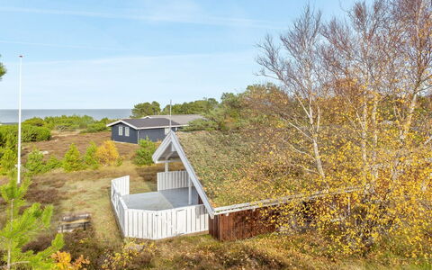 Bille - 200M from the Sea: Arquitectura, Techo, Casa, Material Compuesto, La Luz Del Día, Vía Muerta, Entrada De Coches