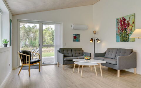 Alona - 250M from the Sea: Mueble, Piso, Diseño De Interiores, Sofá, Madera, Suelo, Sala, Suelos De Madera, Techo, Mesa
