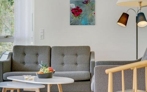 Alona - 250M from the Sea: Mueble, Diseño De Interiores, Piso, Madera, Suelo, Mesa, Casa, Sala, Silla, Habitación