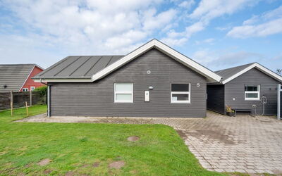 Thorwith - 150M from the Sea