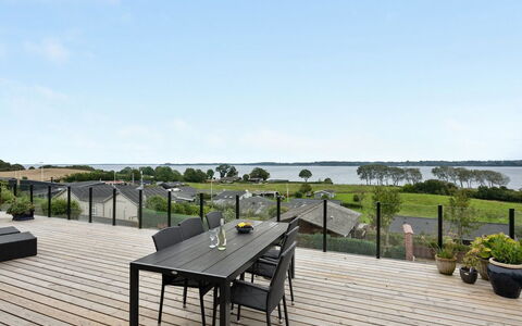 Karli - 330M to the Fjord: Madera, Techo, Arquitectura, Casa, Casa, Cabaña, Vía Muerta, Madera Dura, Pendiente, Inmuebles