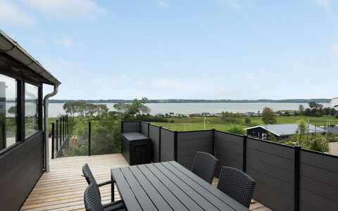 Karli - 330M to the Fjord: Madera, Techo, Arquitectura, Casa, Casa, Cabaña, Vía Muerta, Madera Dura, Pendiente, Inmuebles