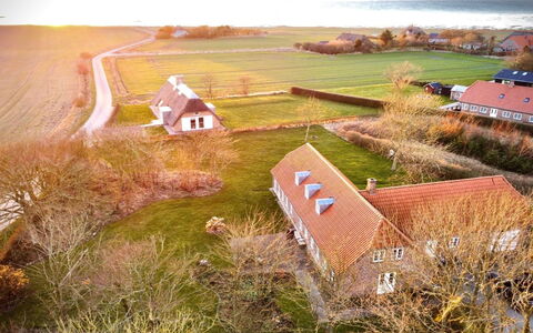 Myra - 18Km from the Sea: Hierba, Casa, Techo, Casa, Cabaña, Arbusto, El Terreno Del Lote, Área Rural, Casa De Campo, Cobertura Del Suelo