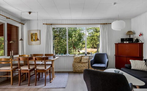 Alflak - 5.2Km from the Sea: Mueble, Diseño De Interiores, Piso, Suelo, Madera, Techo, Sofá, Sala, Suelos De Madera, Habitación
