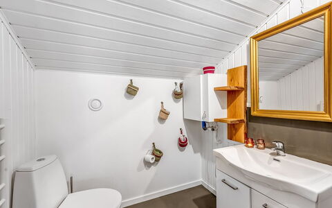 Caya - 450M to the Fjord: Piso, Diseño De Interiores, Madera, Suelo, Escalera, Techo, Manchas De Madera, Suelos De Madera, Madera Dura, Pretil