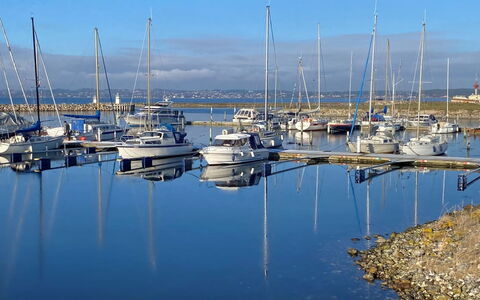 Athisl - 800M from the Sea: Barco, Agua, Los Recursos Hídricos, Cuerpo De Agua, Watercraft, Centro De Deportes Acuáticos, Barcos Y Canotaje - Efectos Y Equipo, Camino Acuático, Mástil