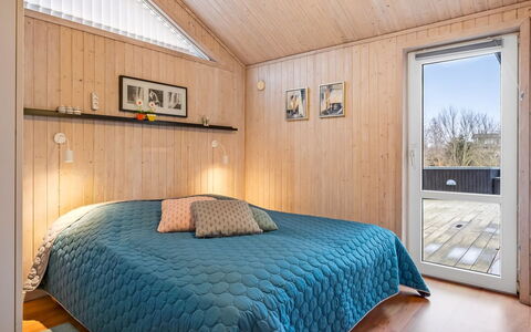 Athisl - 800M from the Sea: Madera, Habitación, Techo, Diseño De Interiores, Suelo, Habitación, Cama, Suelos De Madera, Madera Dura, Manchas De Madera
