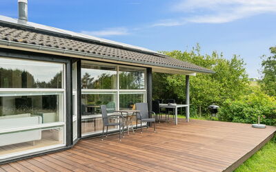 Arntraud - 250M from the Sea