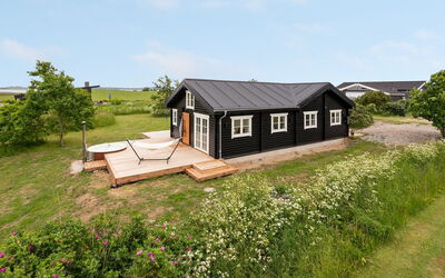 Siebelt - 200M from the Sea