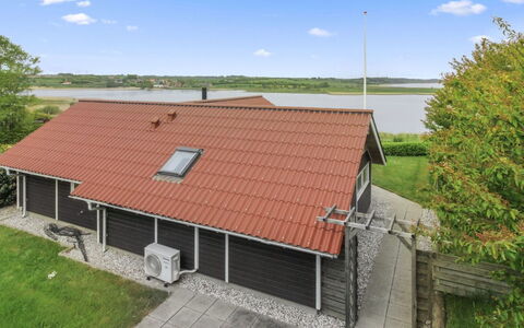 Pirkka - 50M to the Fjord: Piscina, Mueble Para Exteriores, Mueble, Recurso, Losa, Eco Hotel, Sombra, Silla, Ocio, Inmuebles