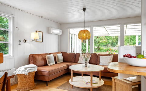 Gia - 1.3Km from the Sea: Mueble, Diseño De Interiores, Sofá, Piso, Madera, Suelo, Sala, Techo, Mesa, Encendiendo