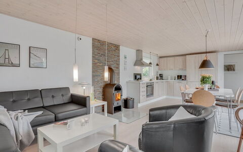 Kerttuli - 800M from the Sea: Mueble, Madera, Diseño De Interiores, Sofá, Techo, Sala, Piso, Casa, Habitación, Encendiendo